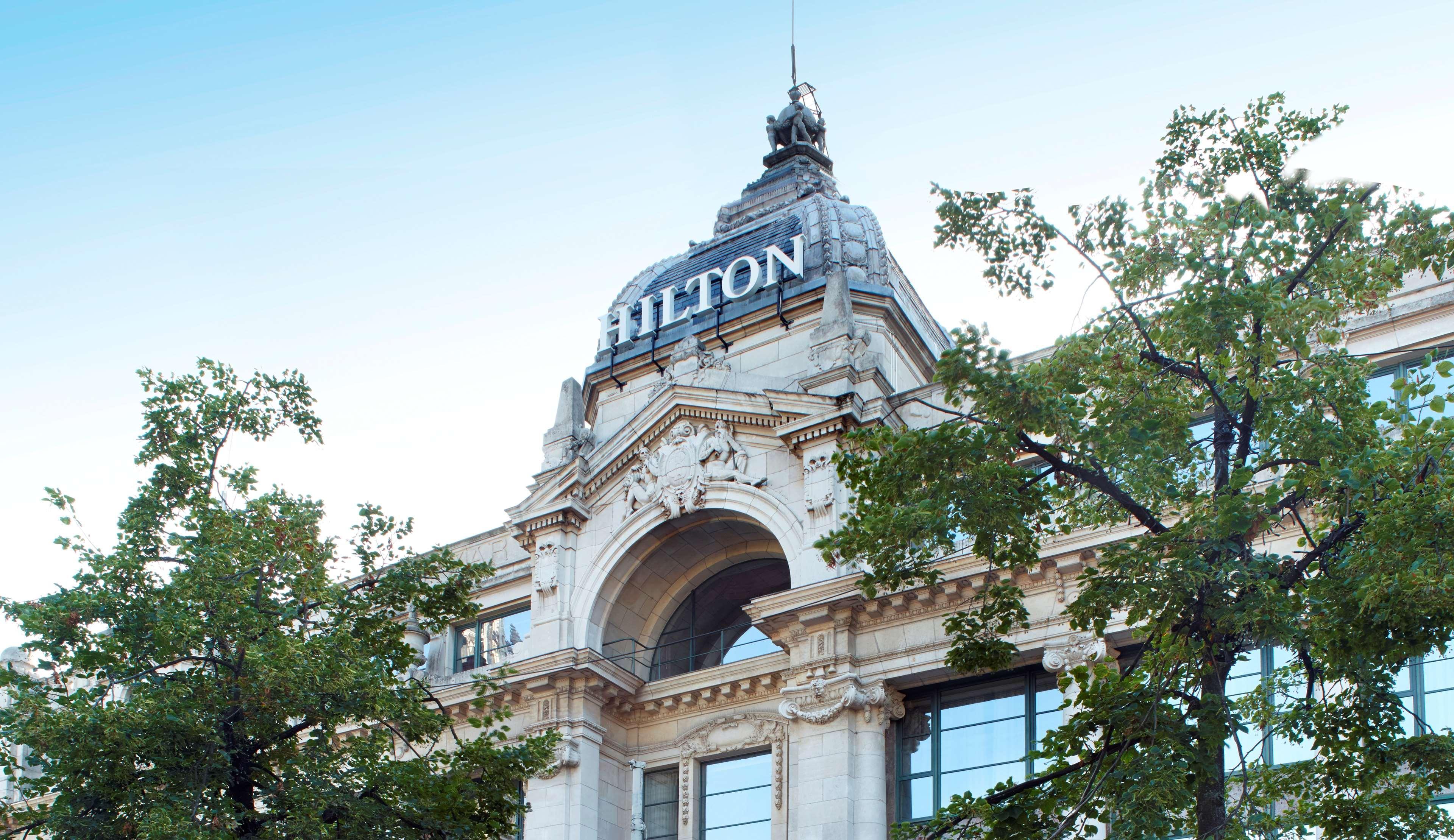 Отель Hilton Antwerp Old Town Экстерьер фото